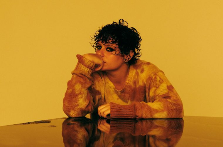 Ana Frango Elétrico treedt live op bij Bird Rotterdam in Rotterdam