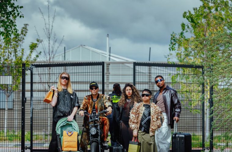 AZC Gouden Bergen, immersieve theaterproductie in Brutus, Rotterdam