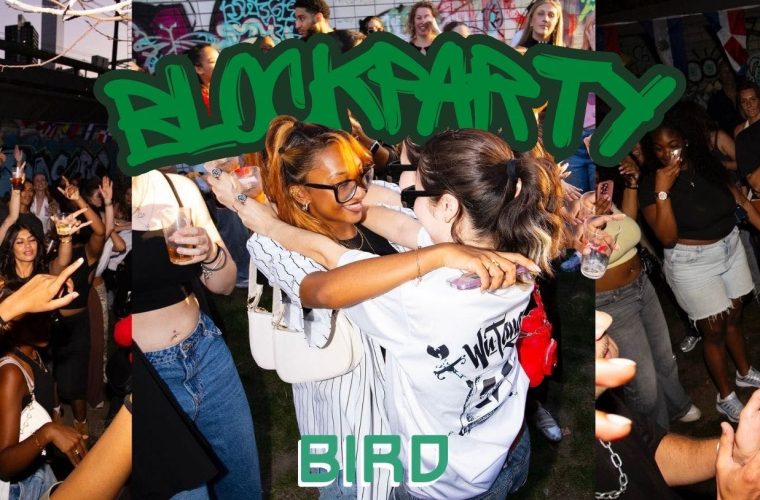 Aerial view van BIRDs tuinruimte met bezoekers die dansen bij de Aunt Records x Garden Blockparty in Rotterdam.