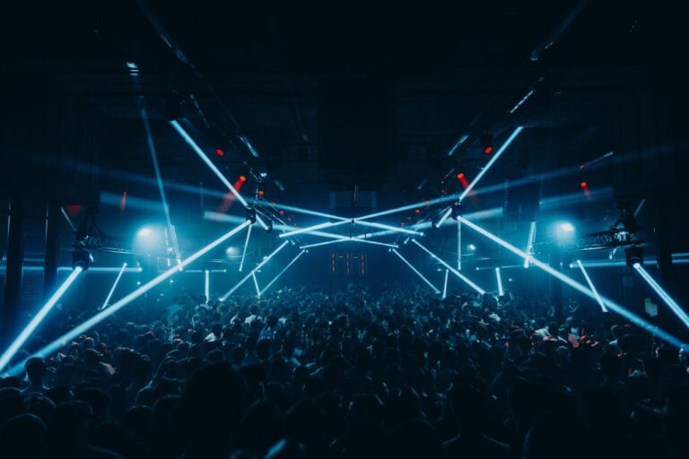 Megarave — uitgaan in Rotterdam