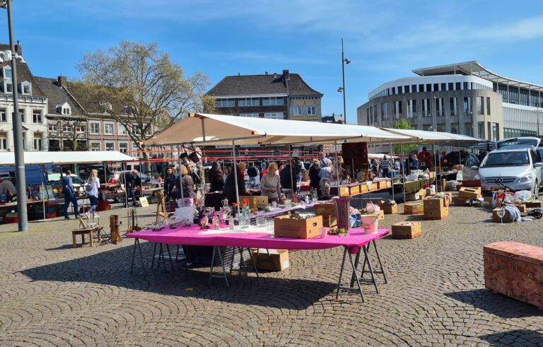 Interreligieuze en Levensbeschouwelijke Markt — markt-eten in Rotterdam